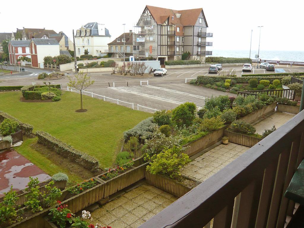 Apartment Cap Cabourg-19 By Interhome Room photo